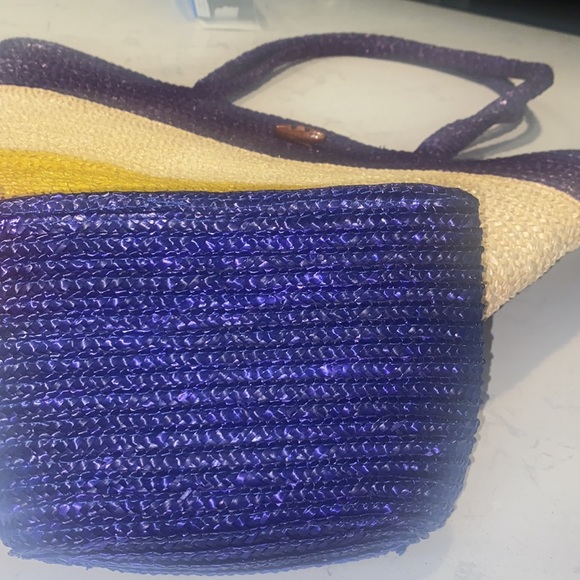Like new! Beautiful Straw Purse! - Picture 4 of 4